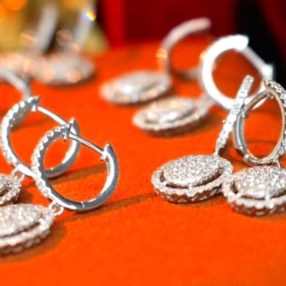 New Women's Clear White Diamond Dangle Lever Back Earrings o… - Picture 3 of 12